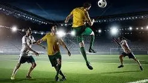 惊世一击！苏格兰半场领先丹麦1-0，麦克托米奈倒挂神钩，霍伊伦进球却遭VAR逆转瞬间！