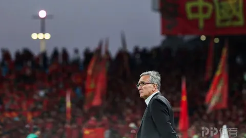 谷爱凌在崇礼U型场地技巧世界杯中脱颖而出，晋级决赛领跑群雄